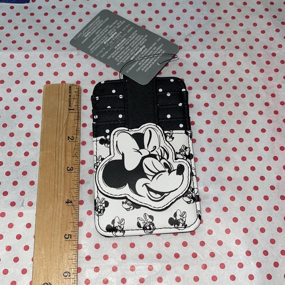 AUTHENTIC DISNEY MERCHANDISE—MINNIE MOUSE CREDIT CARD/ID wallet - Picture 2 of 10